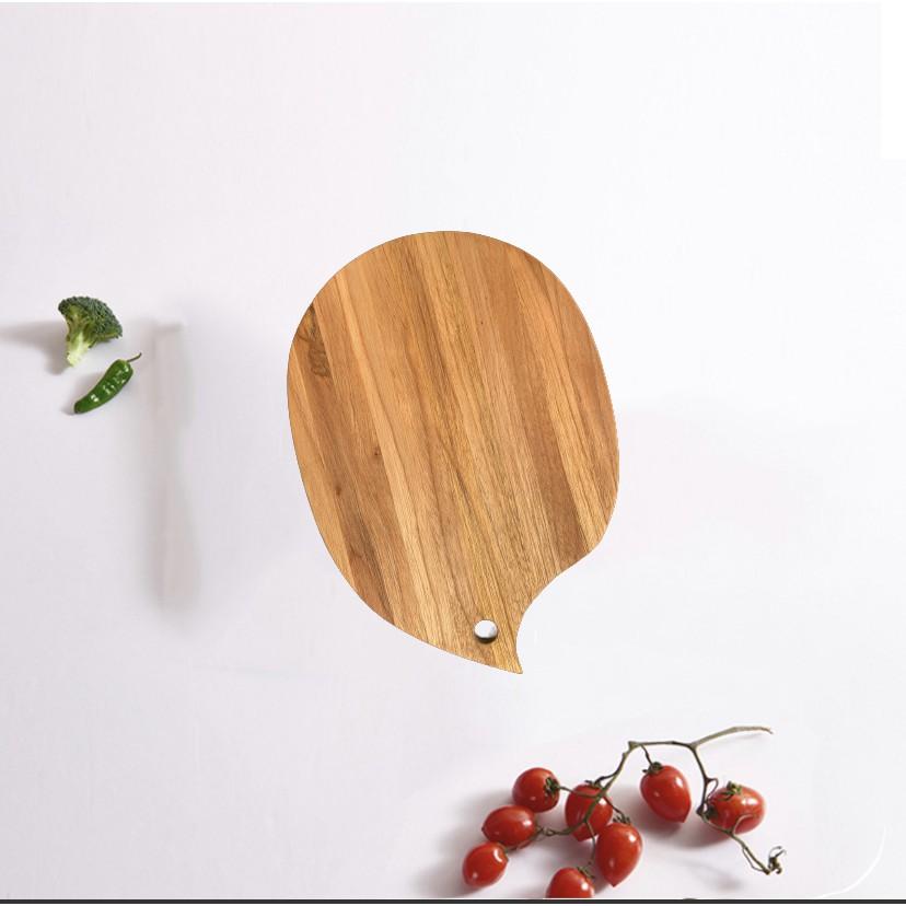 Thớt gỗ teak hình oval có lỗ treo tay cầm 290x210x18 MM