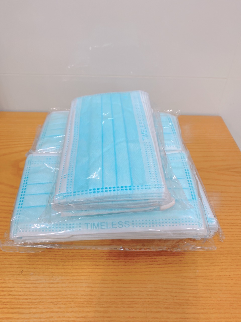 Khẩu Trang Y Tế Cao Cấp Kháng Khuẩn 4 Lớp TIMELESS Màu Xanh