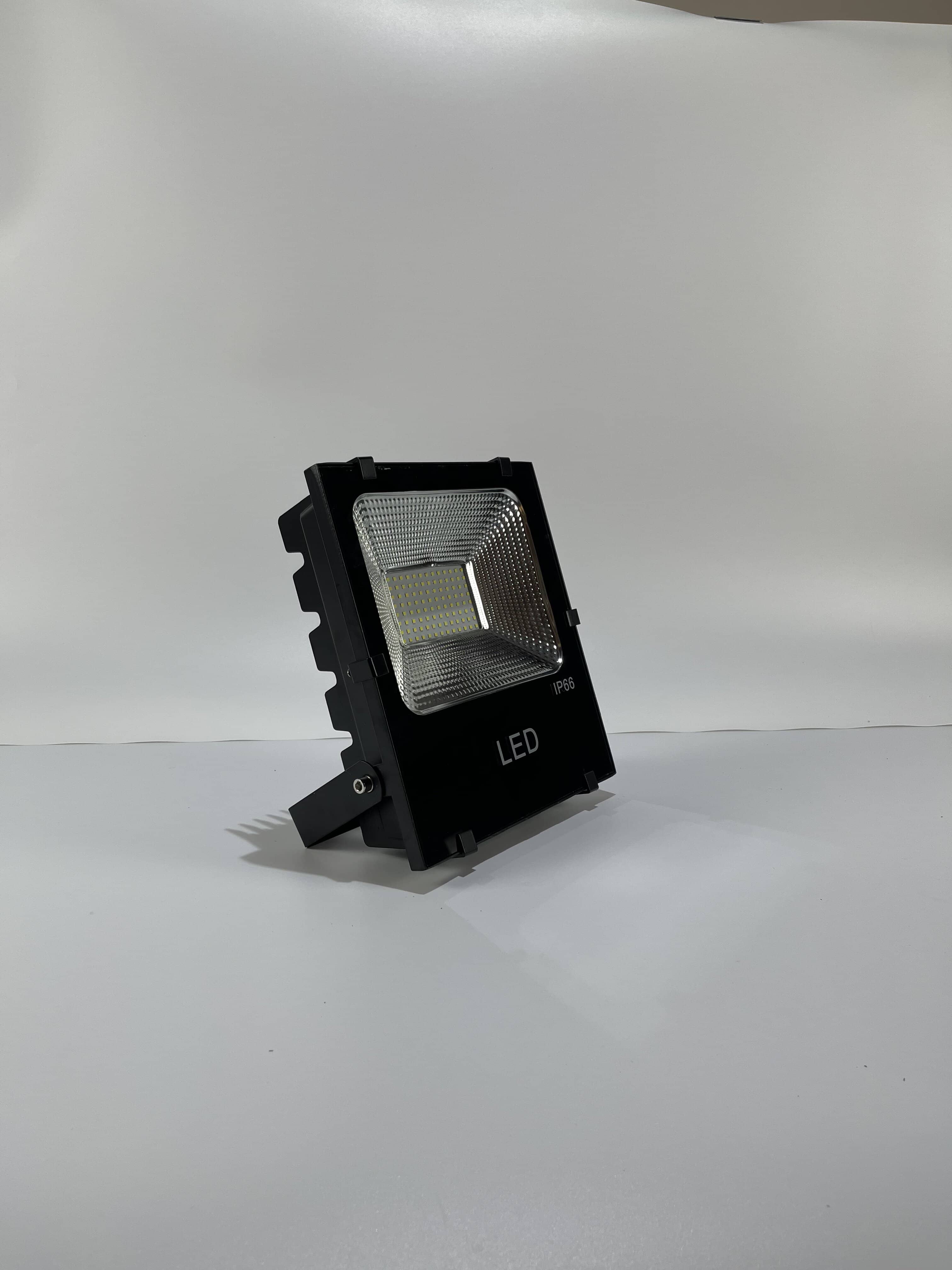 Đèn Pha Led 100W - 150W - 200W Siêu Sáng