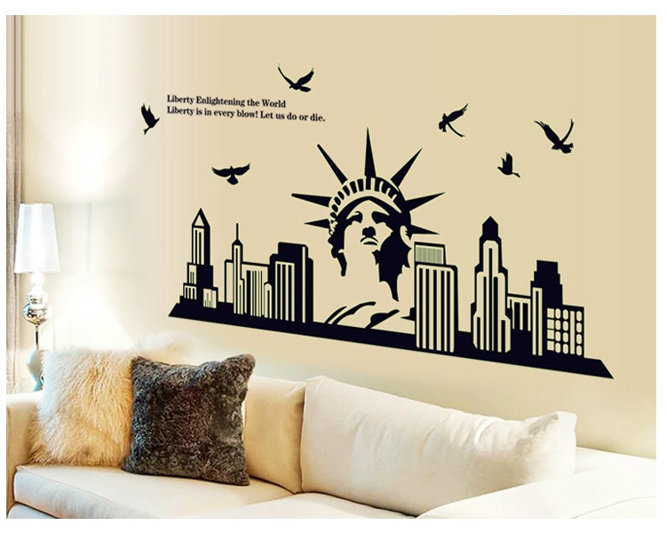 Decal dán tường Dạ quang New York AmyShop DDQ005 ( 65 x 130cm)