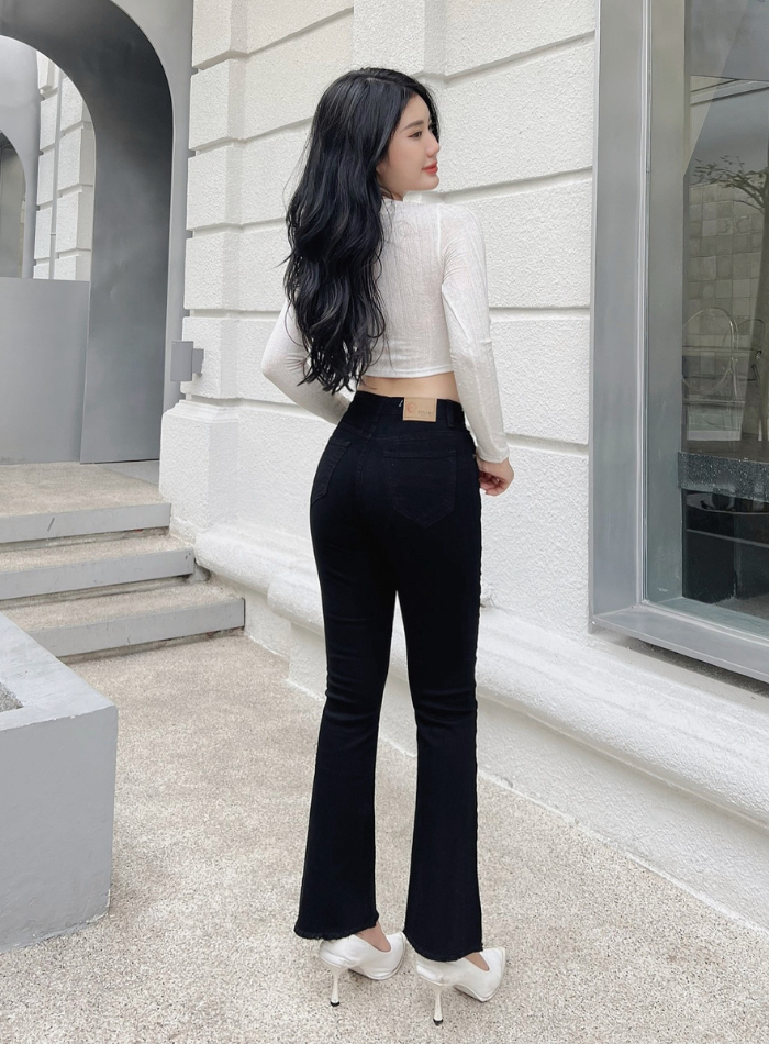 Quần jeans ống loe nữ đen và trắng dáng dài lai cắt co giãn tốt HQJeans mẫu thiết kế HQ81
