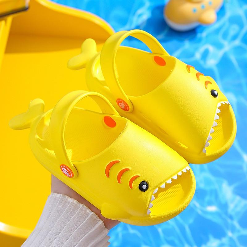 Dép cho bé trai, bé gái từ 1 đến 3 tuổi Baby Shark siêu nhẹ đế chống trơn trượt có quai sau EVA cá mập