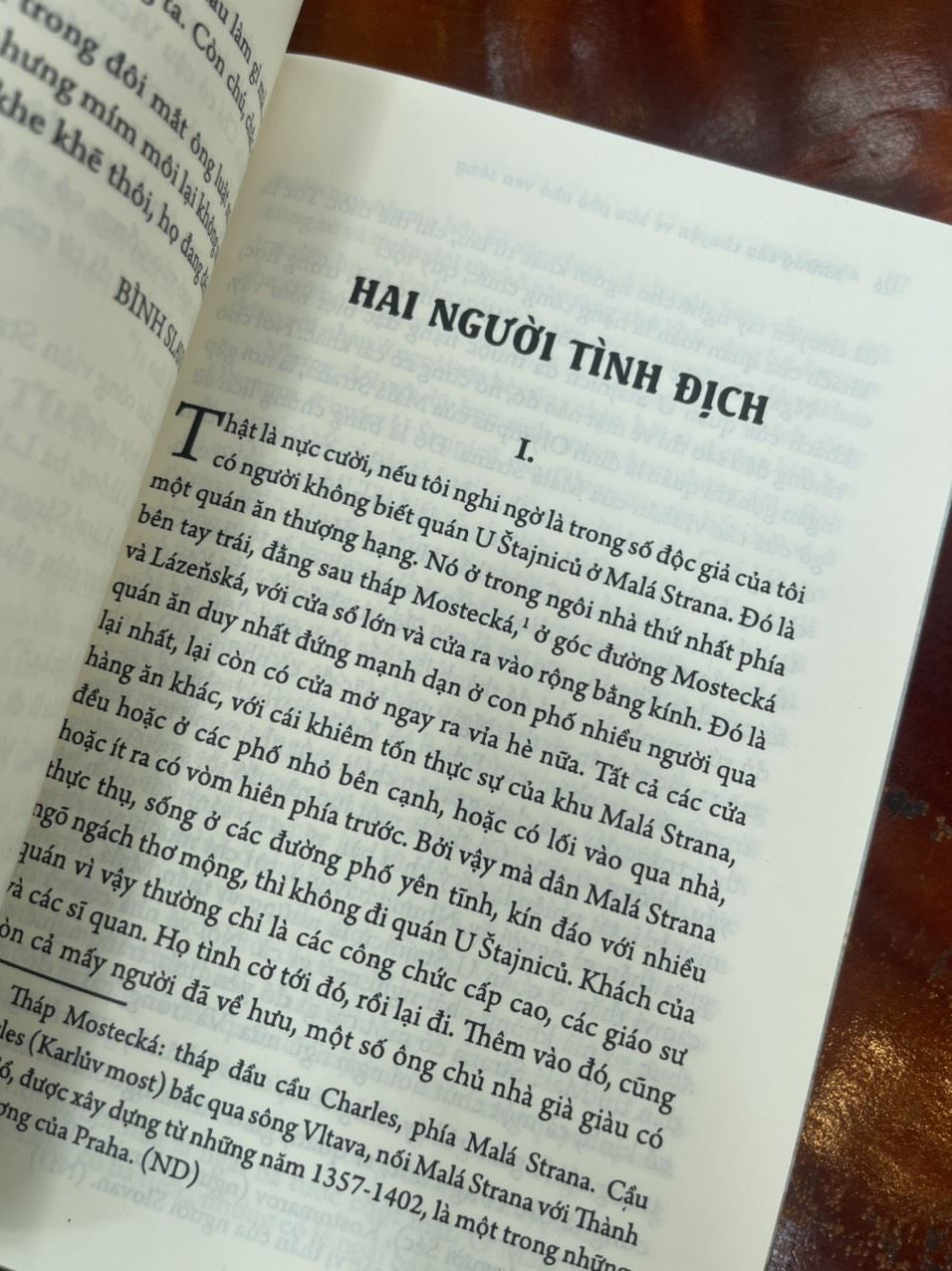 NHỮNG CÂU CHUYỆN VỀ KHU PHỐ NHỎ VEN SÔNG - Jan Neruda – Bình Slavická và Dương Tất Từ dịch - NXB Văn Học