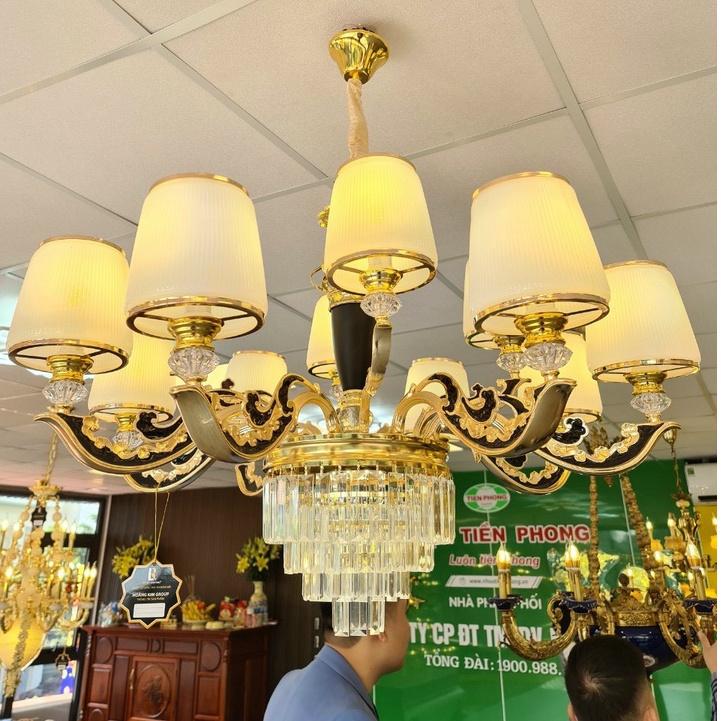 Đèn chùm pha lê 12 tay phong cách hiện đại - kèm bóng Led chuyên dụng