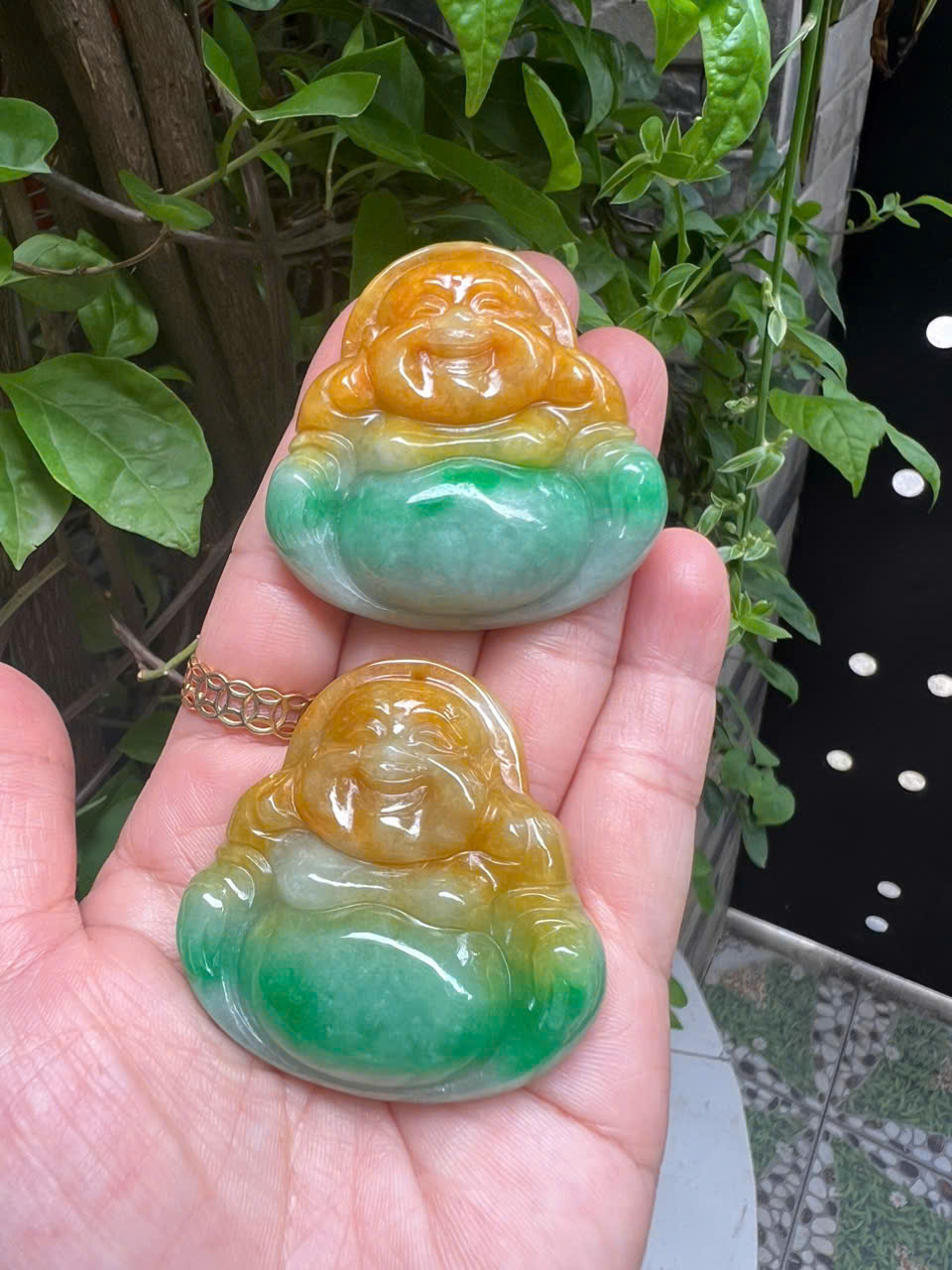 Mặt dây chuyền Phật Di Lặc Cẩm Thạch Vàng Xanh tự nhiên mới đẹp Kt Cao 49mm Ngang 49mm Dầy 12mm Nam Nữ về bọc vàng lên đeo tốt đẹp ạ