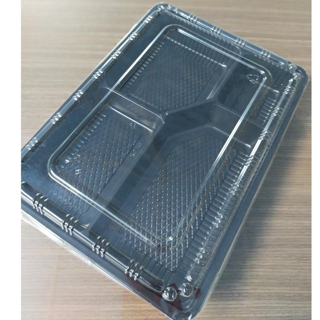 HỘP NHỰA ĐẾ ĐEN 4 NGĂN HT25 CÓ NẮP