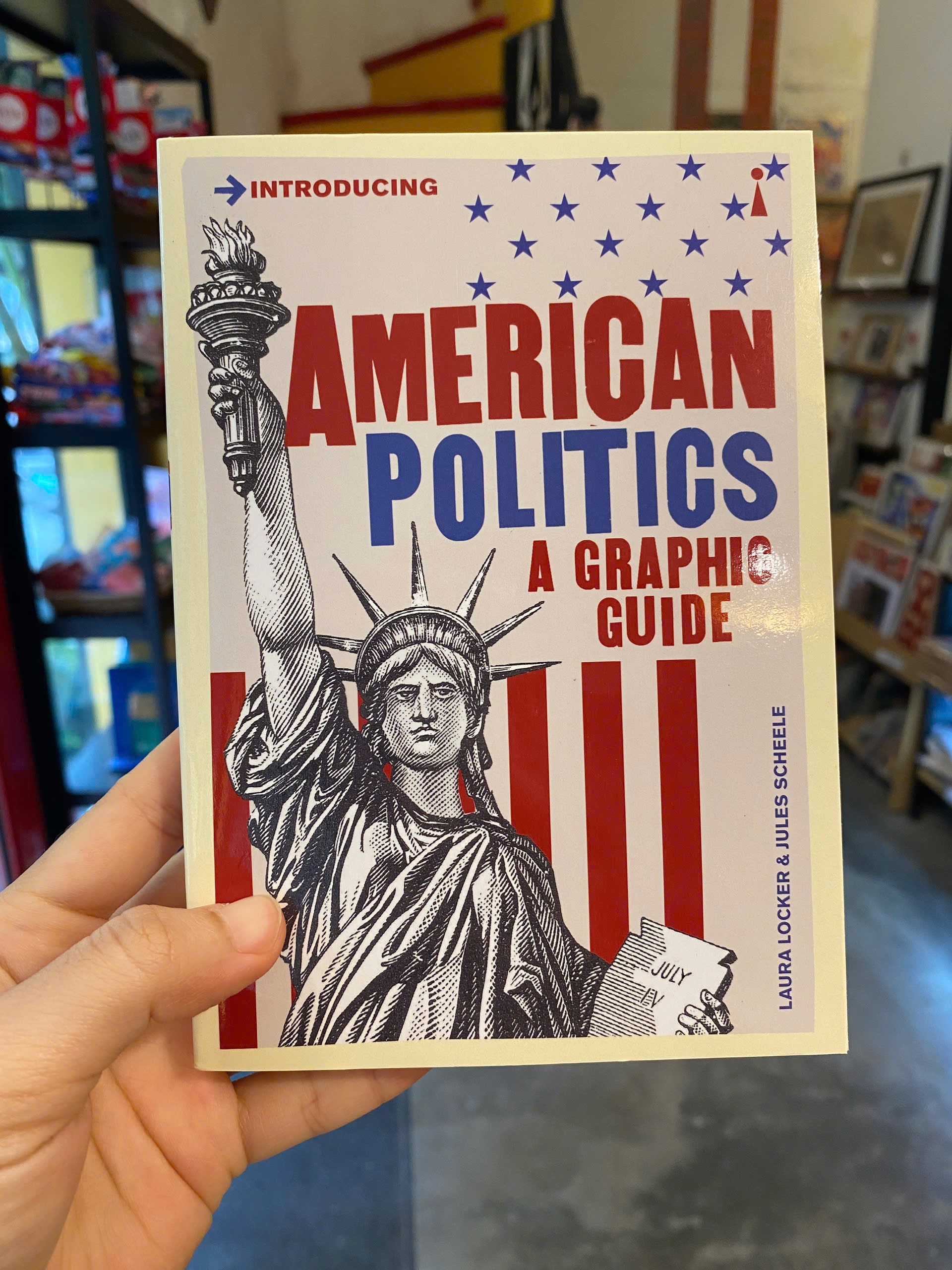 Sách - Introducing American Politics: A Graphic Guide by Laura Locker | Nonfiction / Ngoại văn