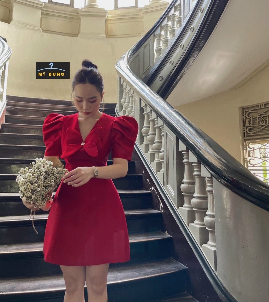 ĐẦM XOÈ CỔ V ĐÍNH NƠ-TAY PHỒNG- NHẸ NHÀNG- STYE TIỂU THƯ NGỌT NGÀO
