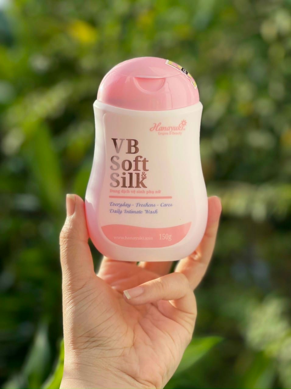 Dung dịch vệ sinh Phụ Nữ Hanayuki màu hồng VB Soft Silk - ddvs Hana phiên bản mới