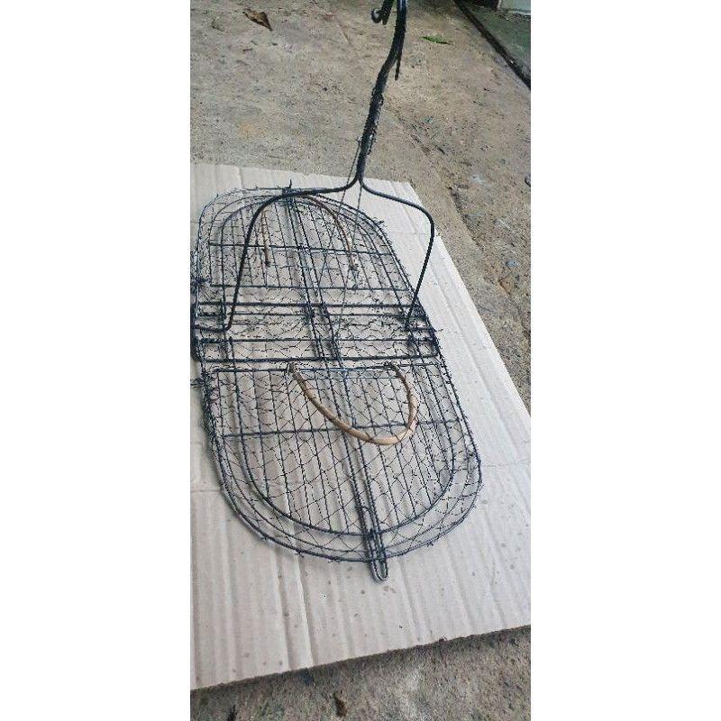 Mẹt bẫy cho chòe than và chòe lửa