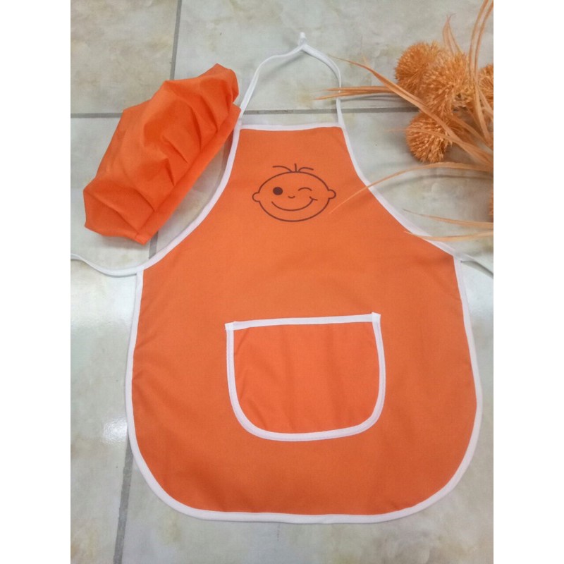 Bộ tạp dề và mũ cho bé và cô giáo mầm non loại đẹp có in hình ĐƯỢC CHỌN MÀU