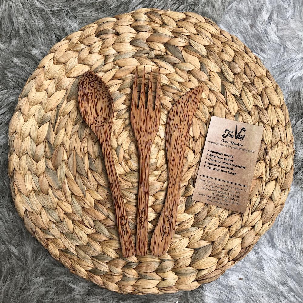 Muỗng Gỗ dừa 19cm - Nĩa bằng Gỗ dừa - Dao khắc sẵn logo the Sgnese