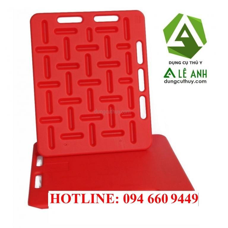 Tấm nhựa lùa heo, tấm lùa heo con