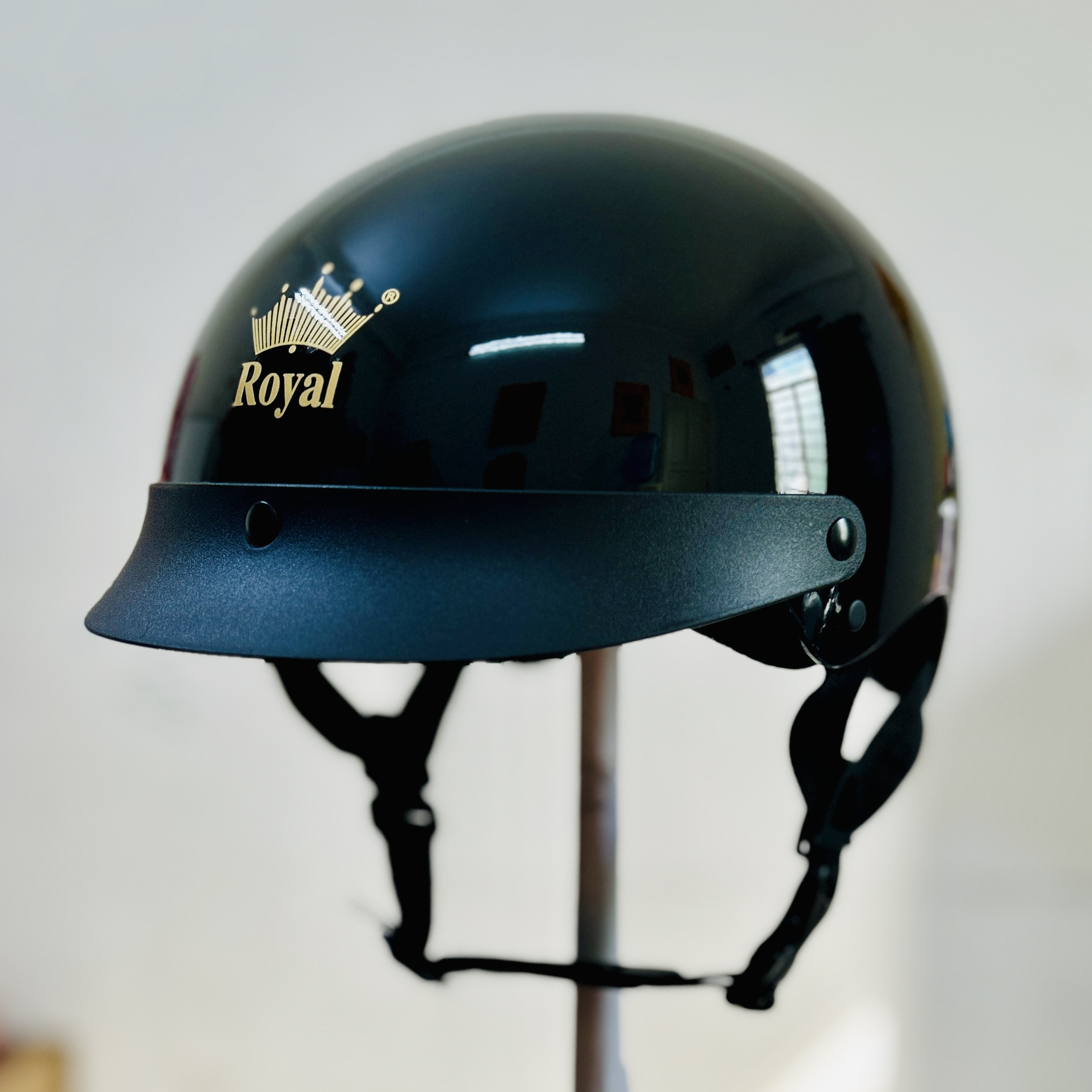 Mũ bảo hiểm xe máy 1/2 Royal M162 lưỡi trai màu đen 2 size L XL cho nam nữ