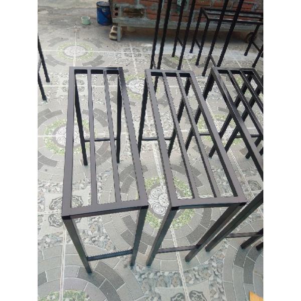 Kệ kê chậu cảnh,hoa. Dài 60cm. Rộng 20cm. Cao 60cm. Hộp thép 20mmx20mm. 2 nan phụ