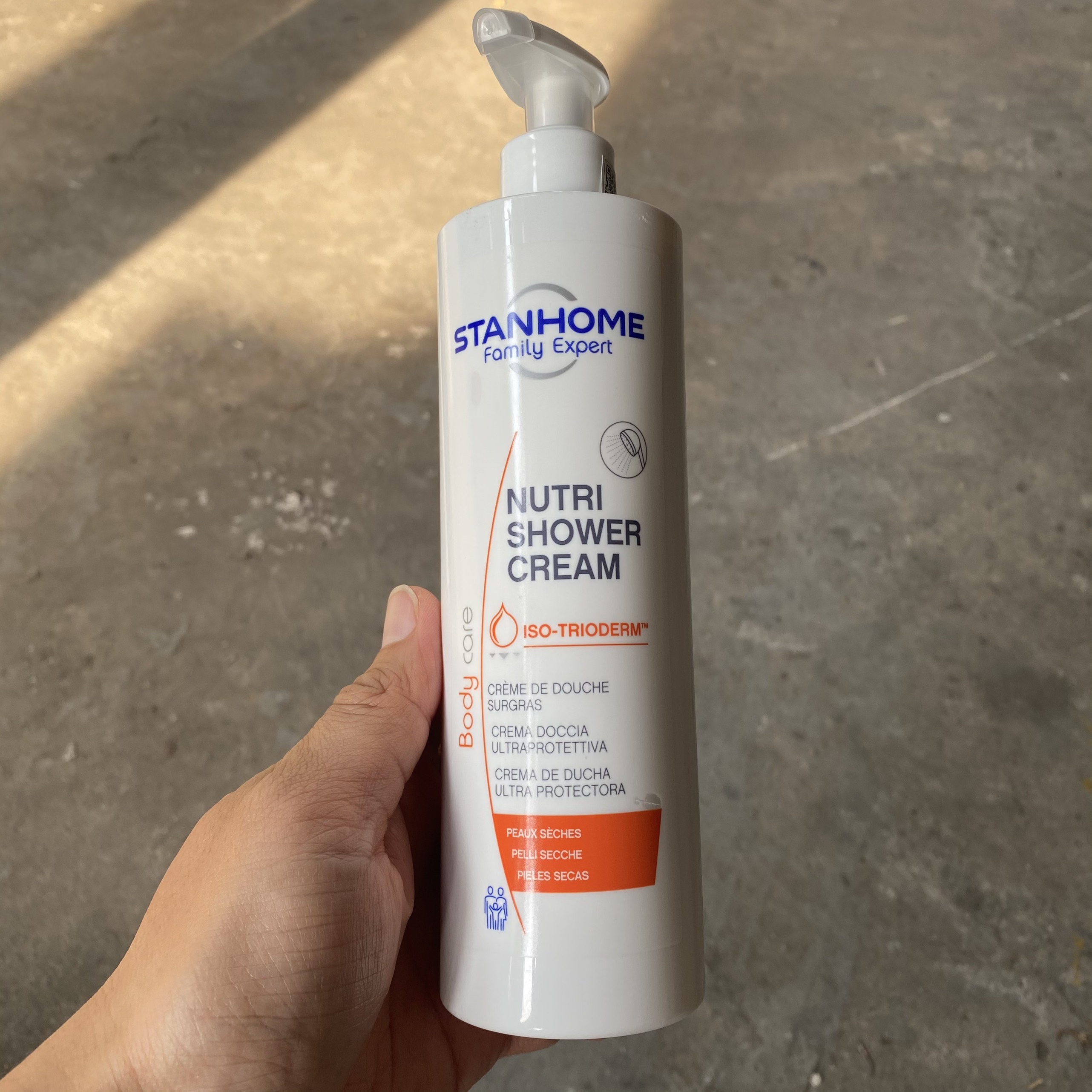 Sữa tắm STANHOME FAMILY EXPERT Nutri Shower Cream 390ml - dành cho da khô, nhạy cảm, kích ứng