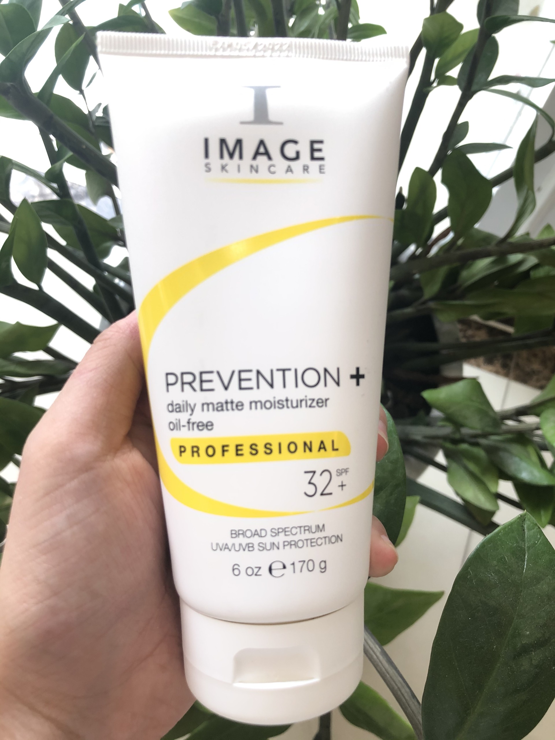 Kem Chống Nắng Cho Da Dầu Image Skincare SPF32 170G