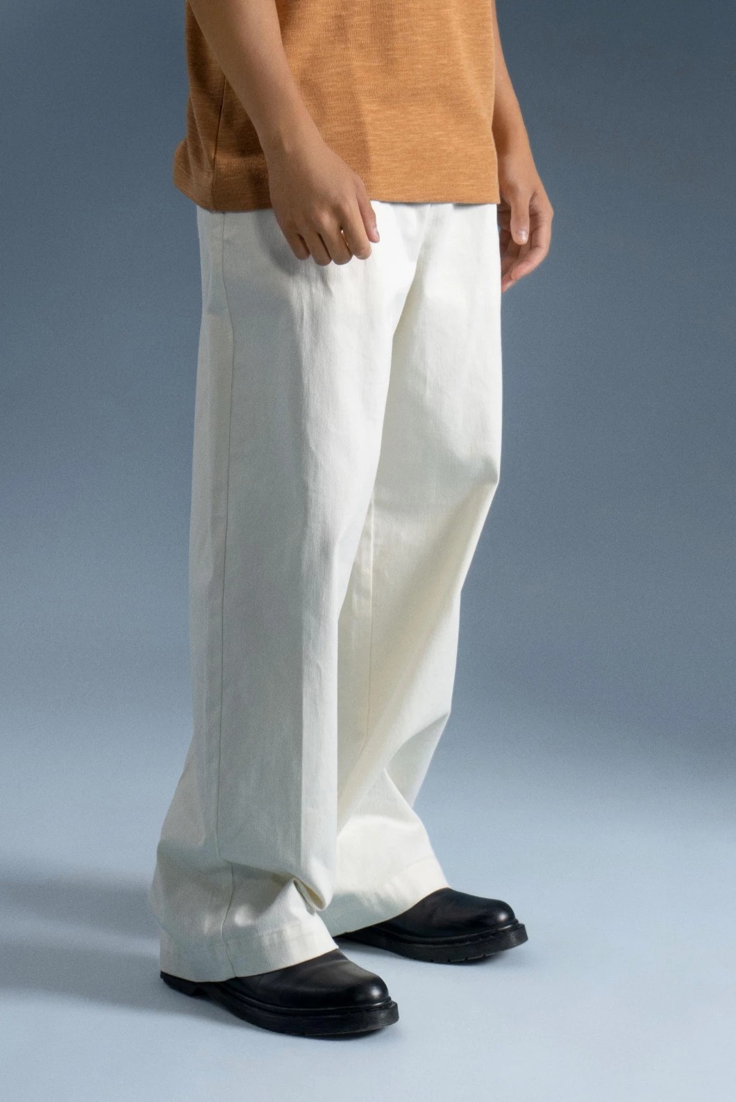 Quần Kaki Nam ROUTINE Ống Rộng Xếp Ly Trước Trơn Form Wide Leg - 10S23PCA024 | LASTORE MENSWEAR