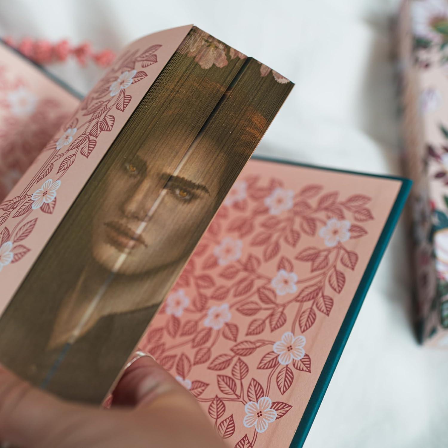 Sách ngoại văn: Twilight - Deluxe Collector’s Edition