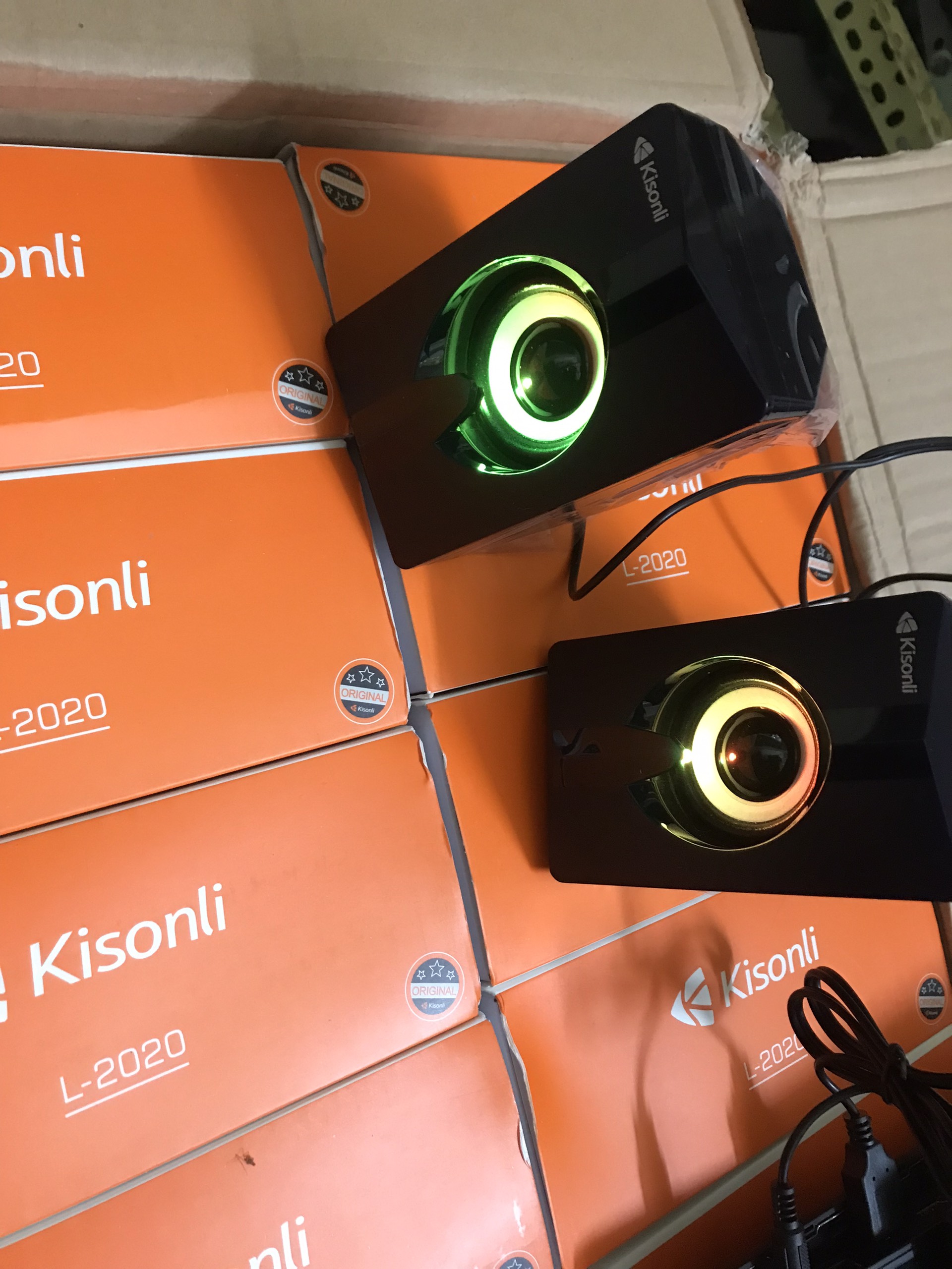 Loa vi tính Kisonli L-2020 có led - thiết kế hiện đại (nhiều màu)