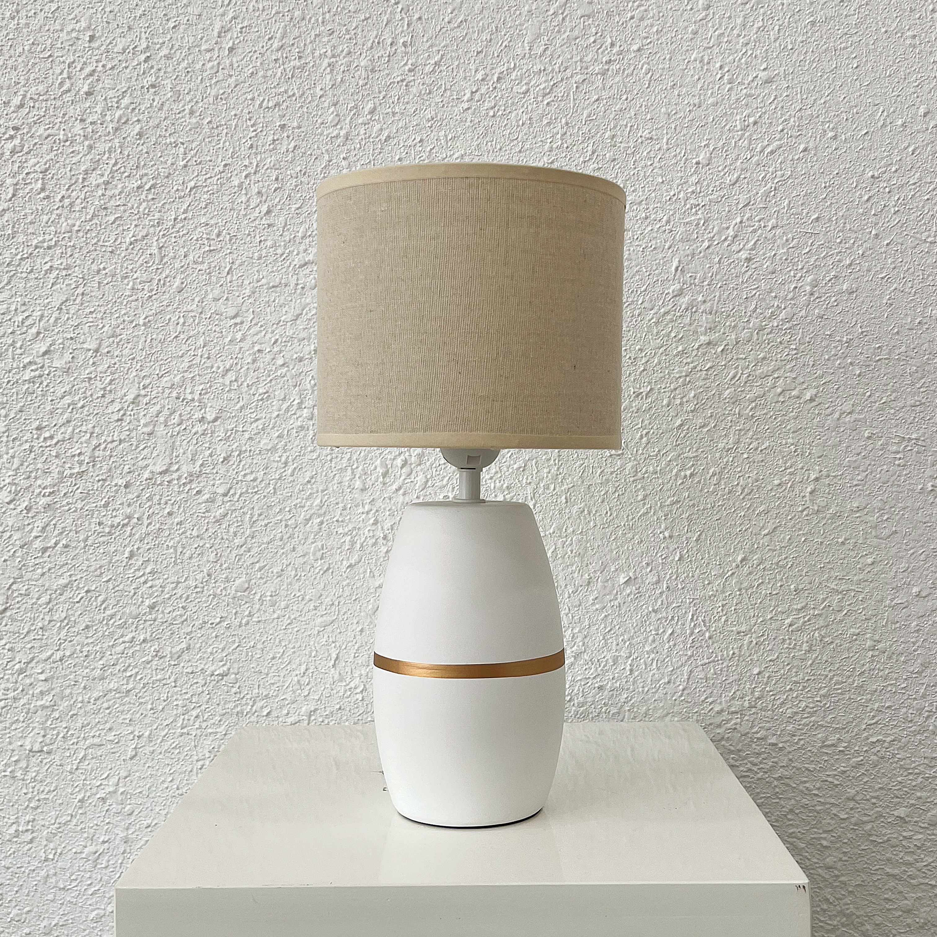 Đèn ngủ đẹp cho trụ thân bầu viền vàng L.art thiết kế độc quyền DBG008