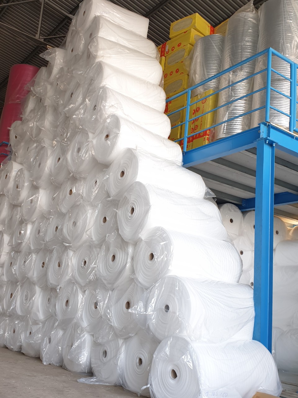 Xốp hơi khổ 1,4 mét x 8kg