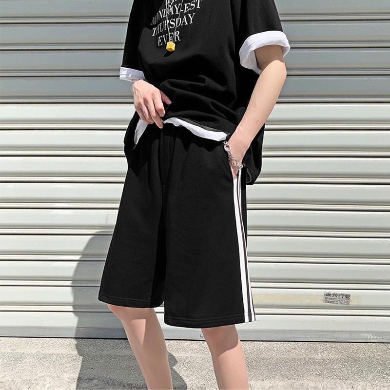 Quần short unisex phối 3 sọc phong cách thể thao, chất umi thể thao Q1