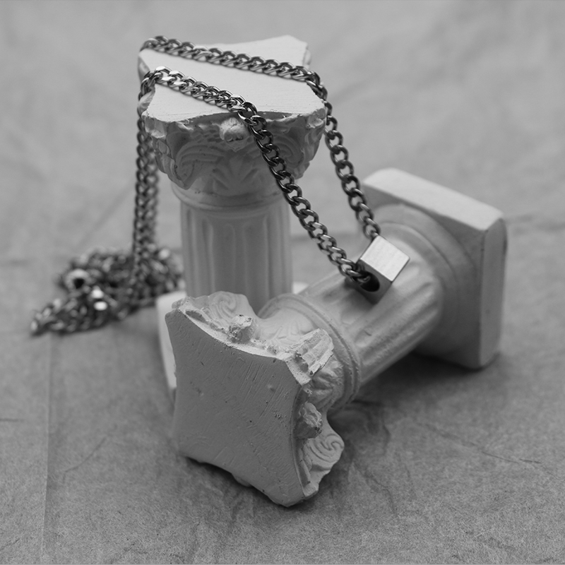 Dây chuyền nam nữ Deoji. Mặt Titan nguyên khối , Phong cách đơn giản sang trọng