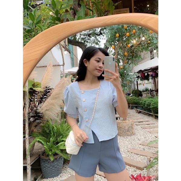 Áo cổ vuông cut tà
