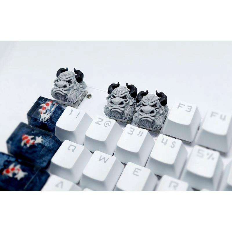 Keycap bò clone tone đen xám trang trí bàn phím cơ.