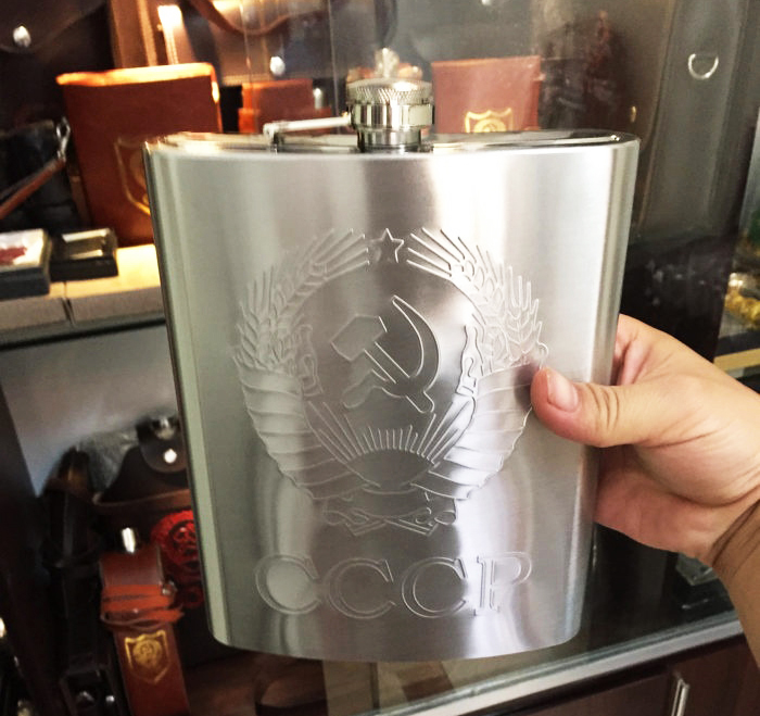 Bình Rượu INOX CCCP Dập Nổi 1,5L - Tặng Kèm Phễu INOX