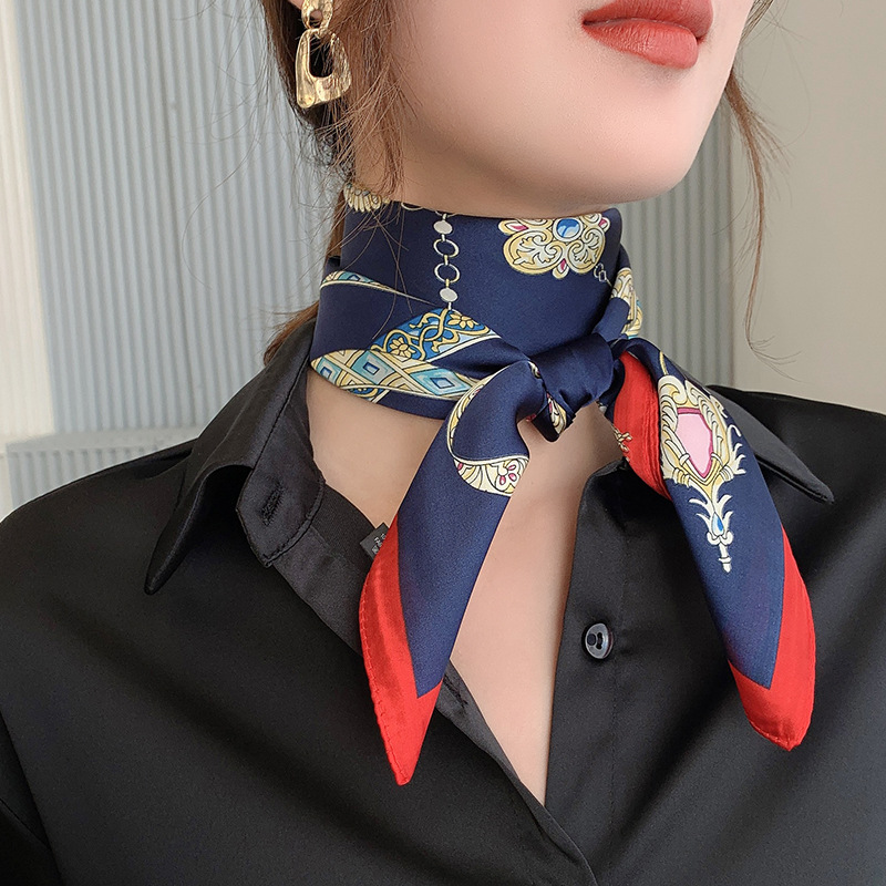Khăn quàng cổ Lụa satin Vuông xanh AC08