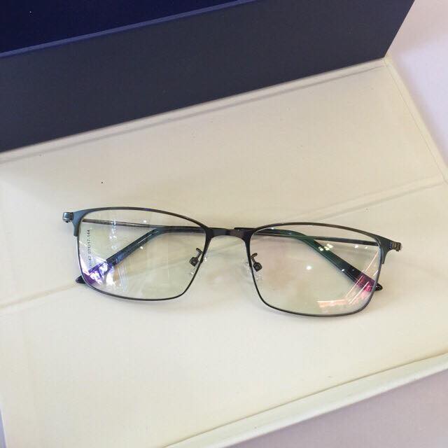 Kính mắt vuông gọng kim loại tăm mảnh KOREA