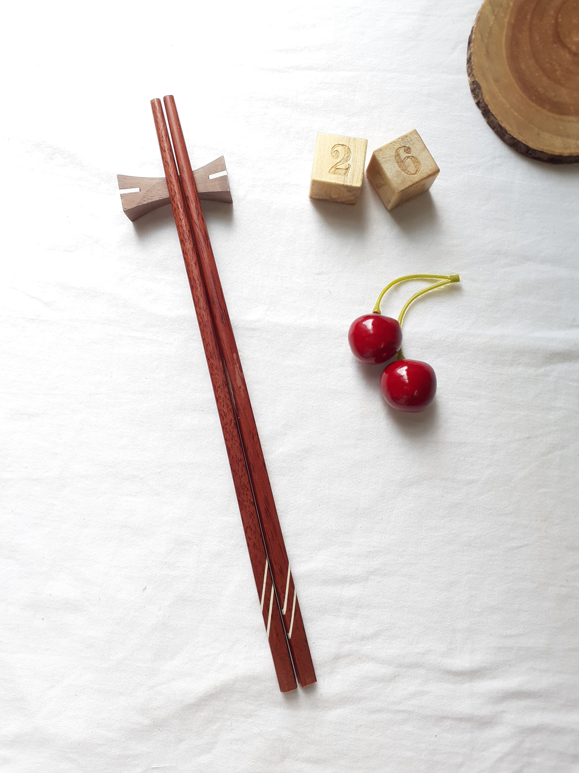 Đũa gỗ trắc đỏ cao cấp 24.5 cm - Bộ 5 đôi
