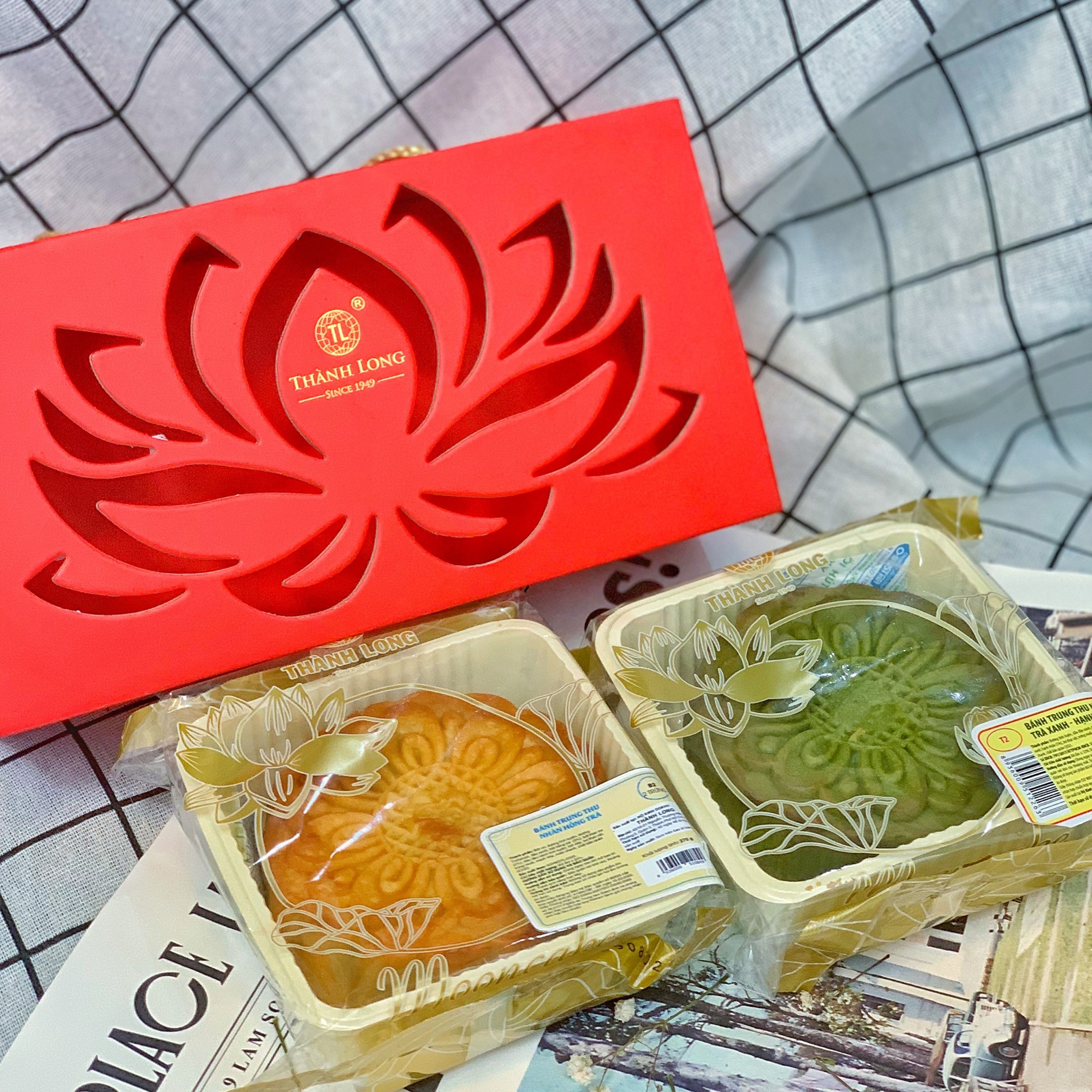 Hộp bánh trung thu 4 bánh 1 trứng 150g - Combo Super A5 - Thành Long (600g) - VIỆT NAM