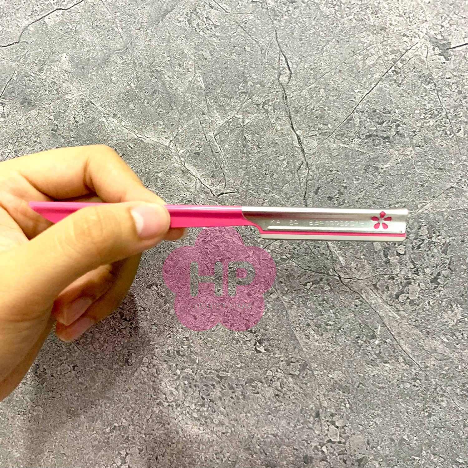 Dao Cạo Lông Mày Cán Dài Bằng Thép Không Gỉ Kai Razor 00743 BTM-10H1 Dành Cho Nữ (Set 10 Cây)