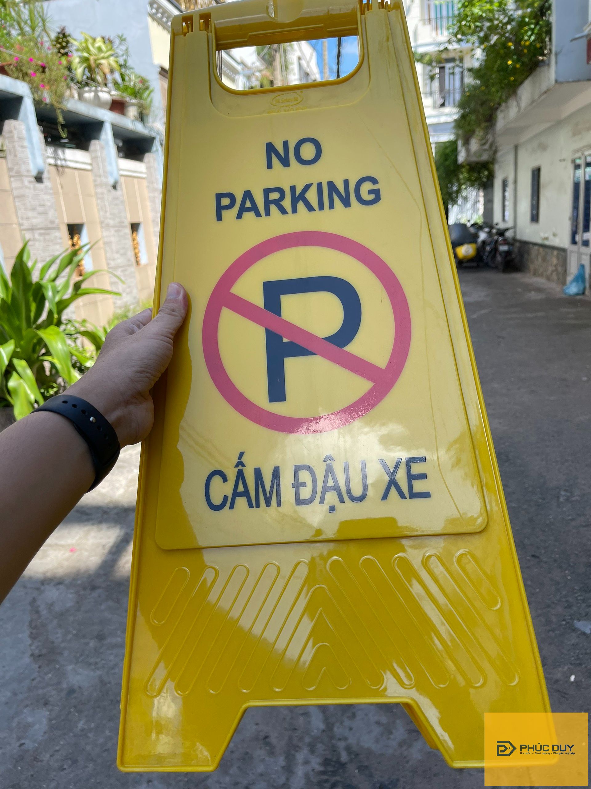 BẢNG CẢNH BÁO CẤM ĐỖ XE CHỮ A