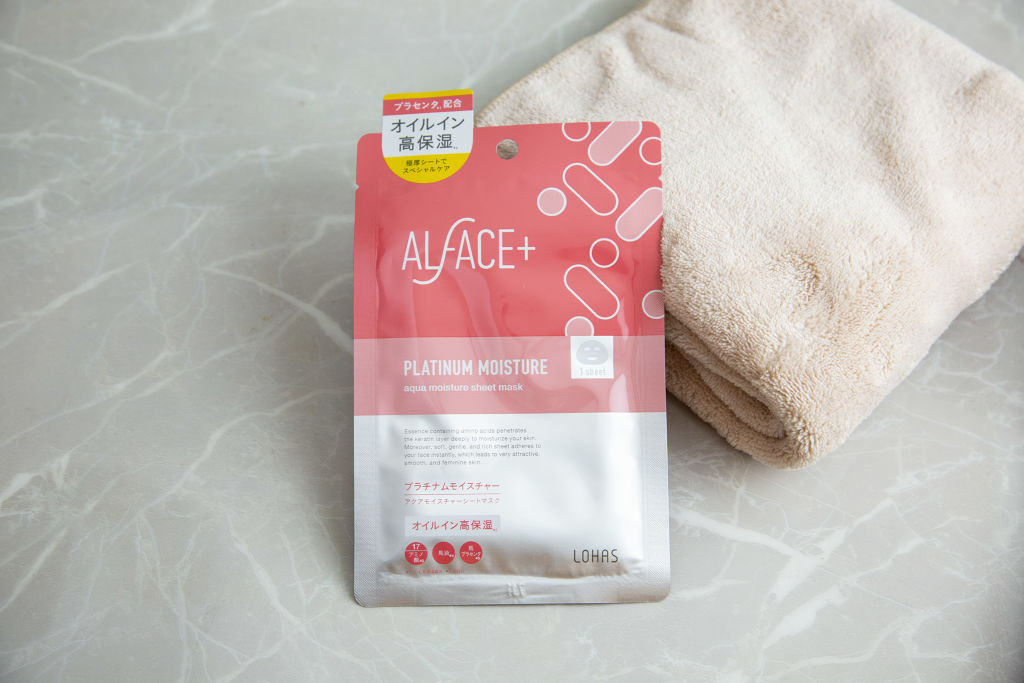 Mặt Nạ Siêu Dưỡng Ẩm Nhật Bản Alface Aqua Moisture Sheet Mask Platinum Moisture, Dành Cho Da Khô Và Da Nhạy Cảm, Với 17 Loại Axit Amin, Tinh Chất Nhau Thai, Dầu Ngựa, Chống Viêm Và Chống Lão Hóa Da