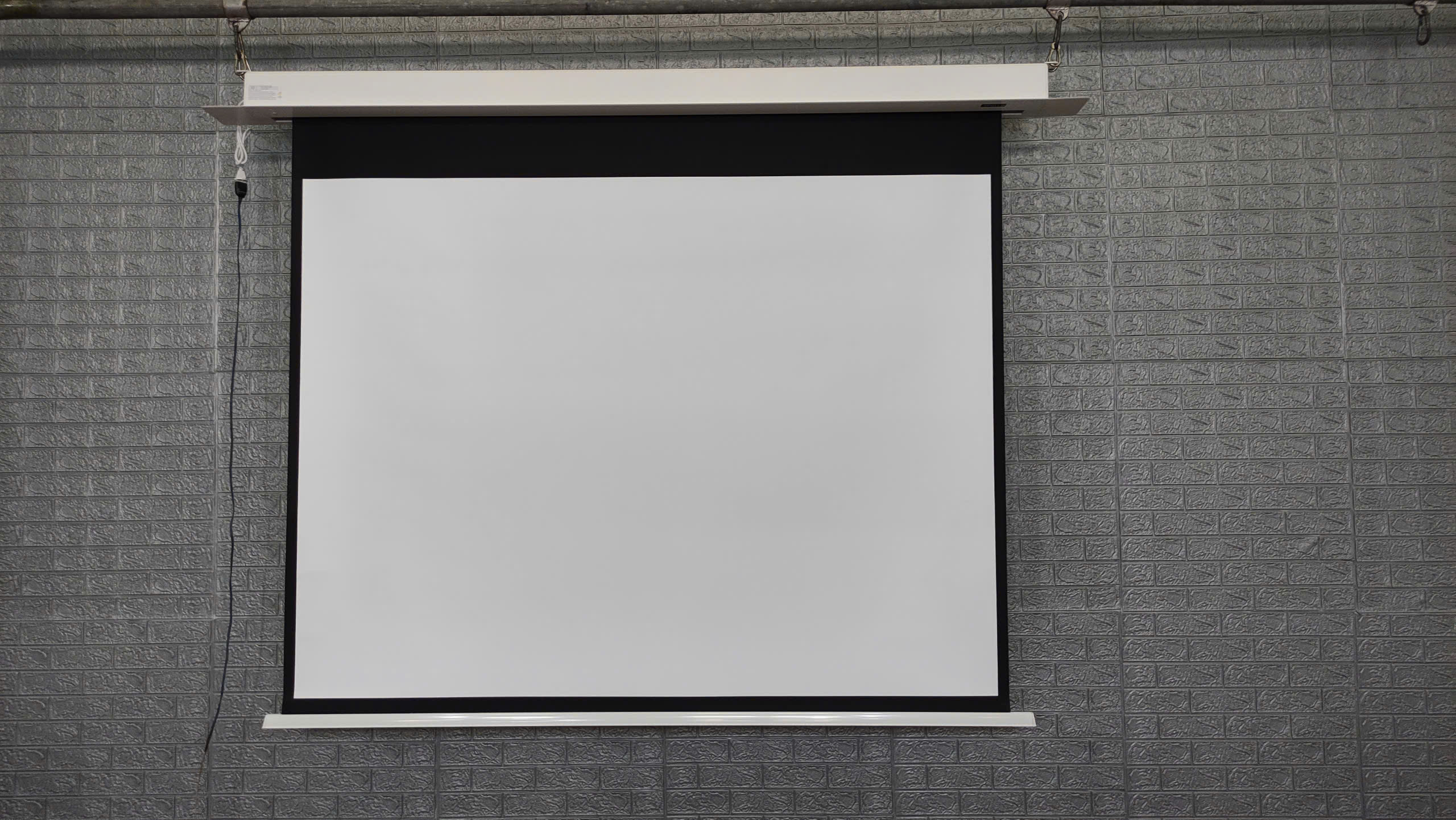 Màn chiếu âm trần ECO-APOLLO đa dạng tỉ lệ kích thước từ 100″ đến 150″ hàng bảo hành 12 tháng - Hàng nhập khẩu