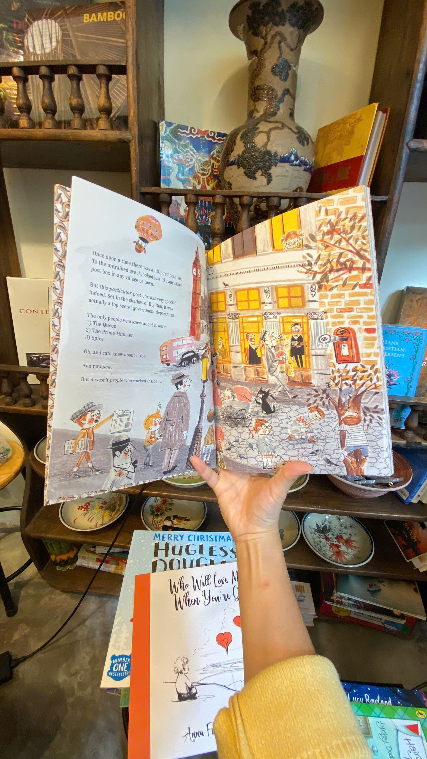 Sách - Operation Alphabet by Al MacCuish - Picture Books /Childrens