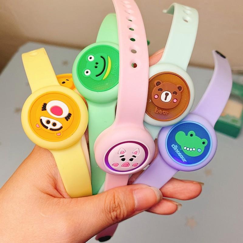 Đồng hồ trẻ em, vòng đeo tay đuổi muỗi có led phát sáng hình con vật siêu cute - Giao màu ngẫu nhiên