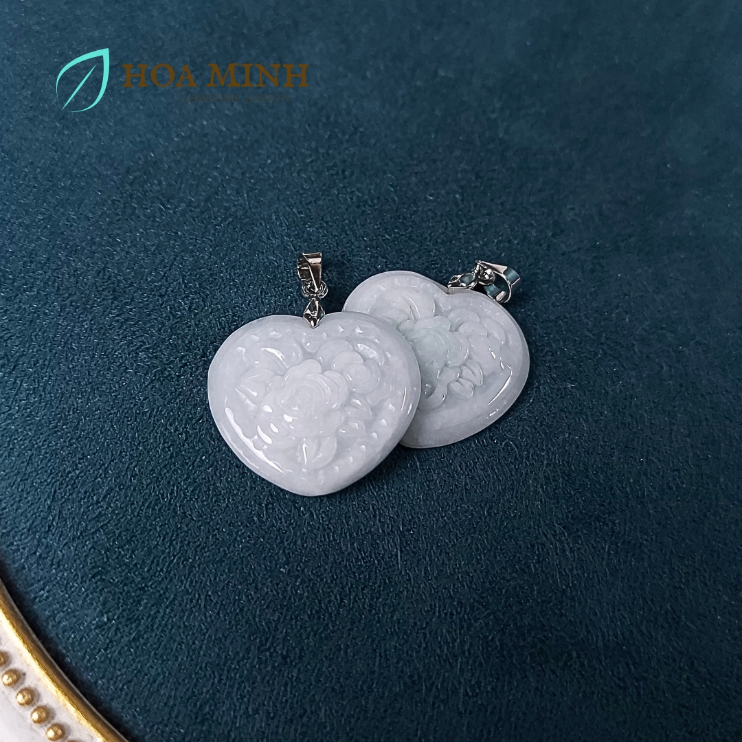 Mặt dây chuyền Cẩm Thạch trắng trái tim chạm hoa hồng size 22x24mm thanh lịch