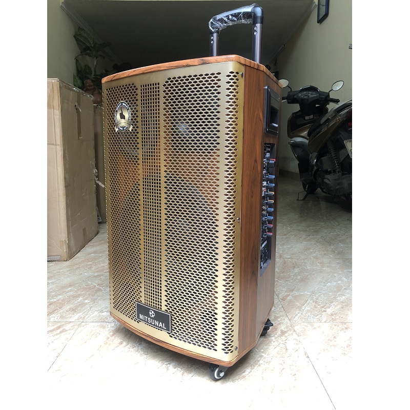 Loa kéo karaoke cao cấp Mitsunal M62, Tích hợp 3 loa: Loa BASS ~30 CM, Loa Trung ~16Cm, Loa Tress 10CM, Kèm 2 mic kim loại thay đổi tầng số - Hàng chính hãng