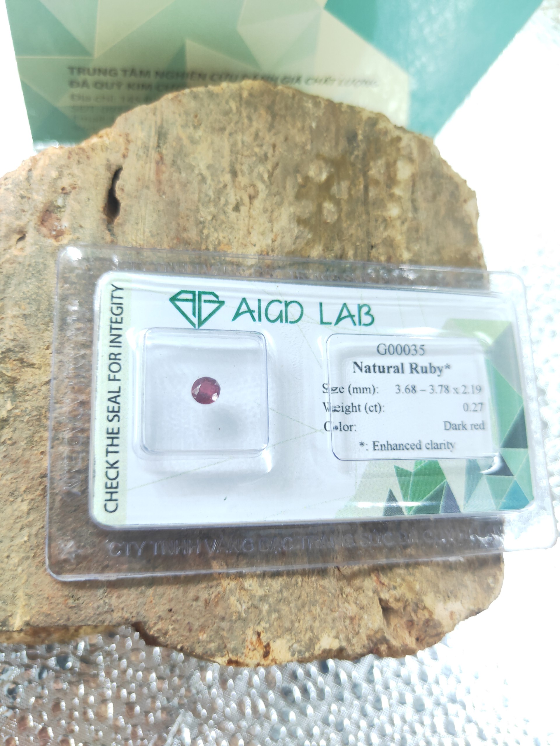 Viên đá Ruby tấm thiên nhiên G00035