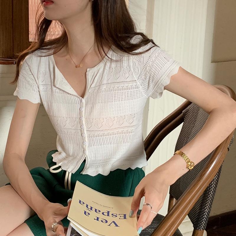 MS247 Áo len lỗ đính khuy viền sóng dáng ngắn