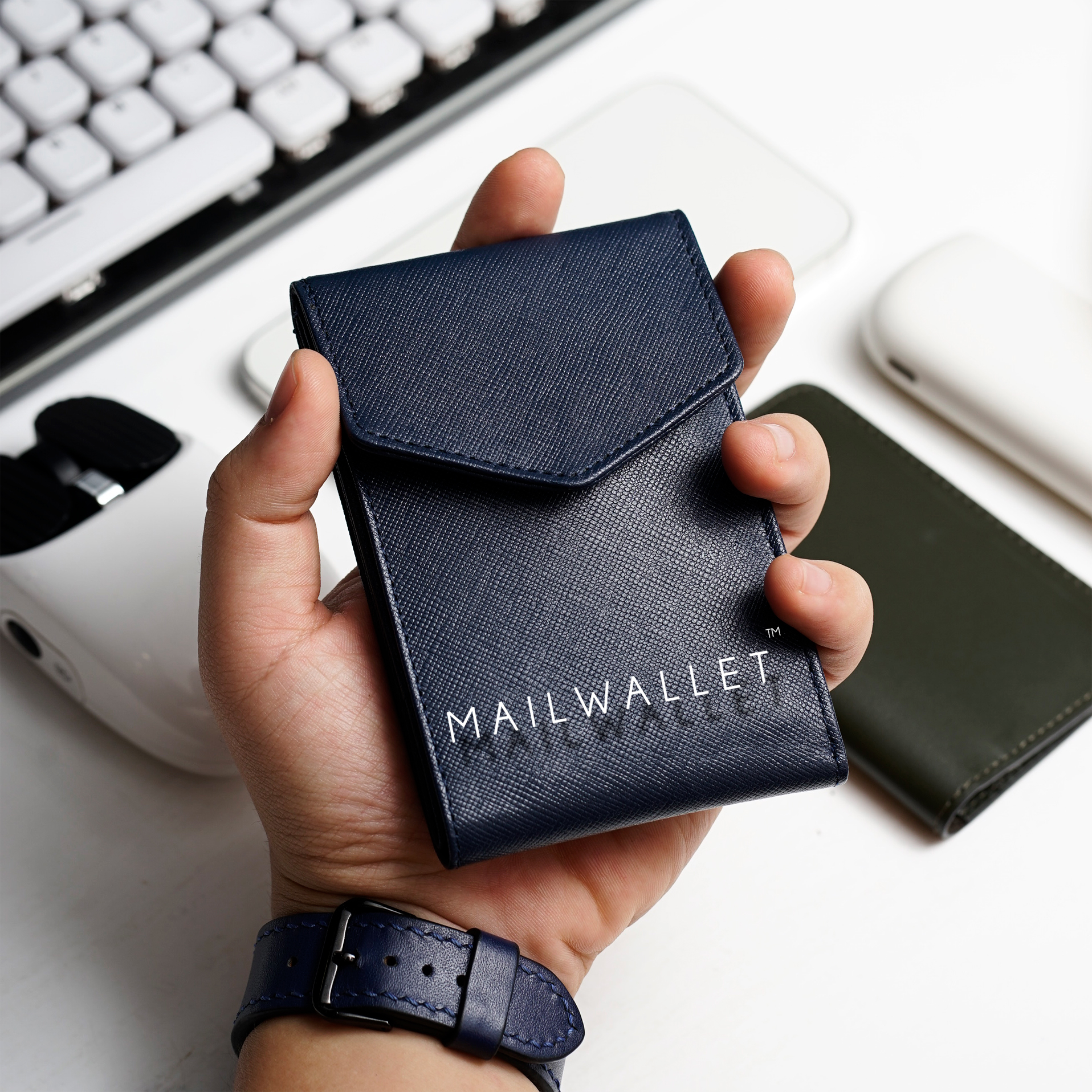 Ví Unisex THE MAIL WALLET Da Thật Vân Saffiano Thương Hiệu DOLANTO