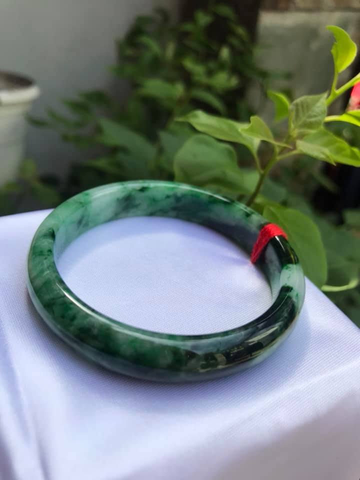 VÒNG ĐÁ CẨM THẠCH HẸ SƠN THỦY LIỀN KHỐI NI 52 100% THIÊN NHIÊN MÀU XANH SƠN THỦY VÂN ĐẬM NHẠT NỮ 50KG - 60KG ĐEO ĐẸP TAY Ạ