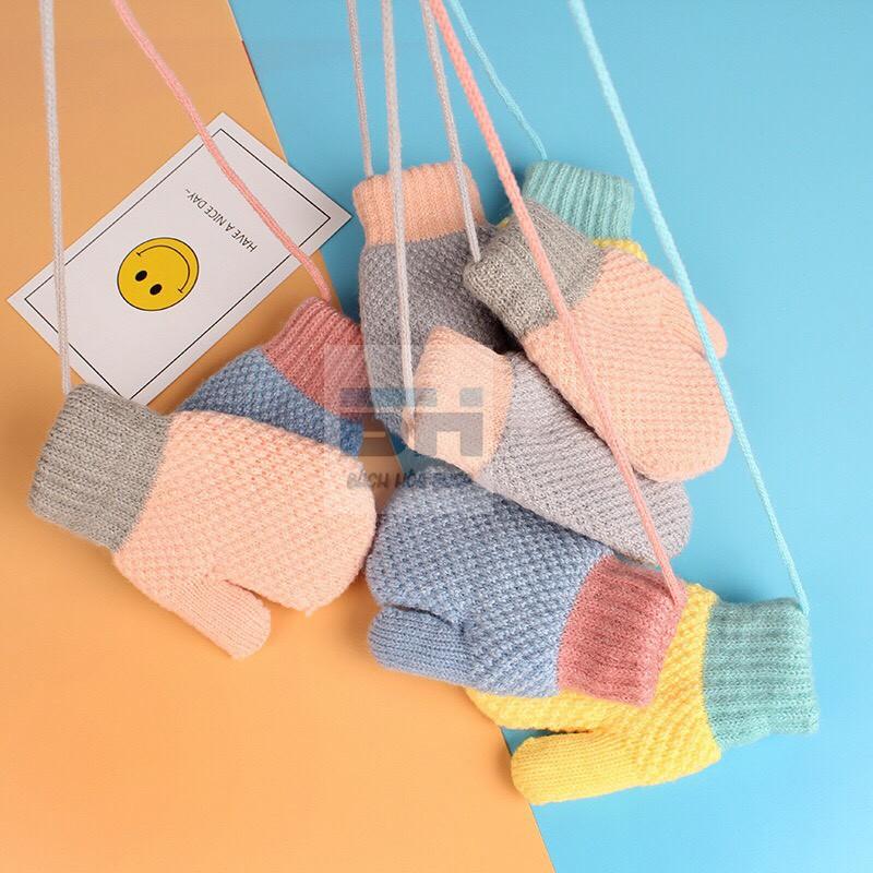 Gang tay len dệt kim hình trái dứa dễ thương