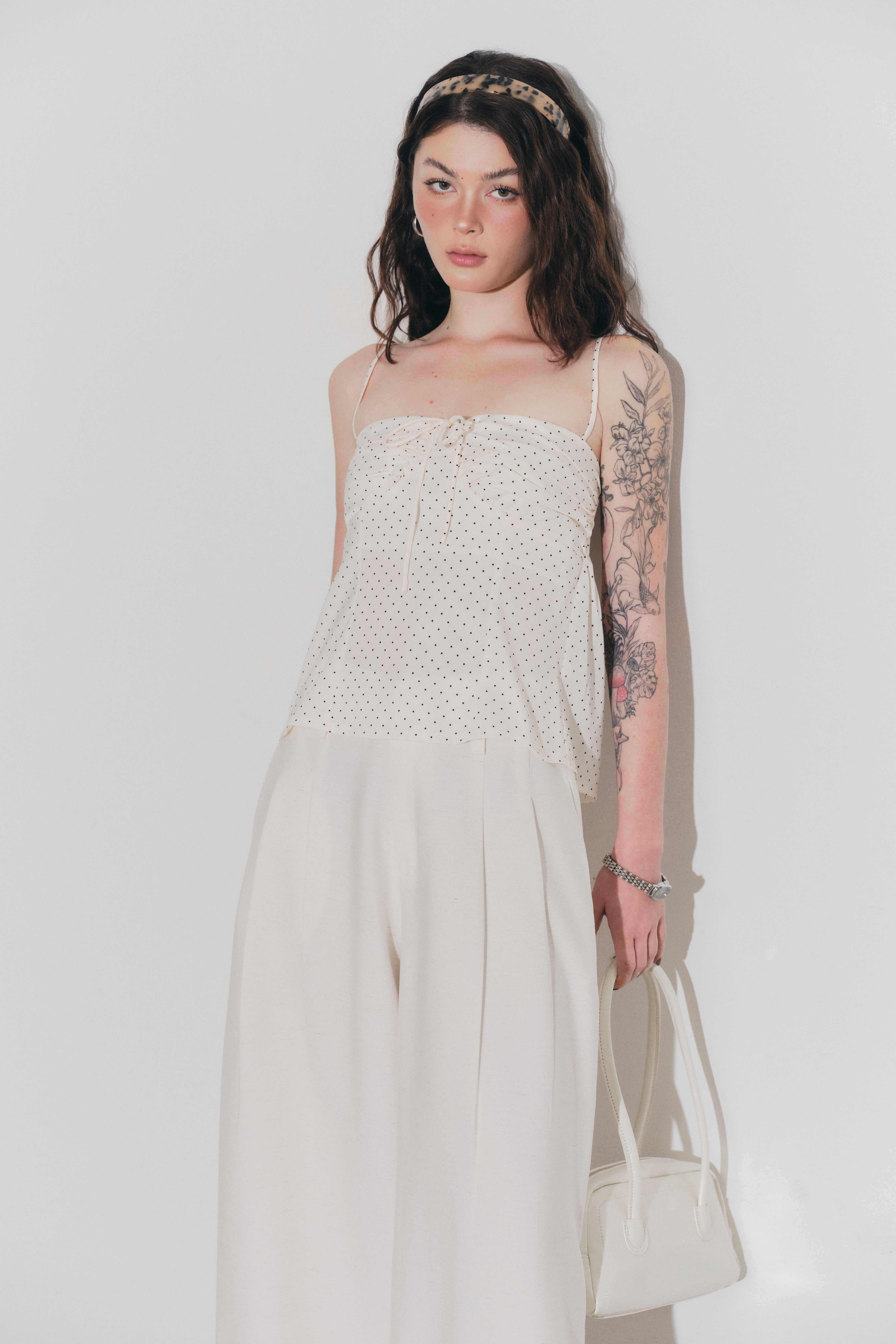DOTTIE - Áo kiểu 2 dây đính nơ - Kem - T1136