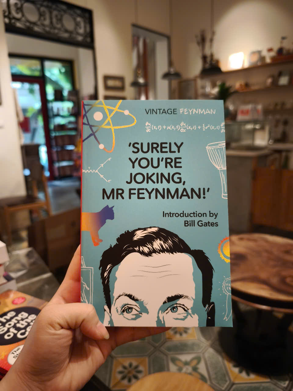 Sách - Surely You're Joking Mr Feynman: Adventures of a Curious Character by Richard P. Feynman - Introduction by Bill Gates